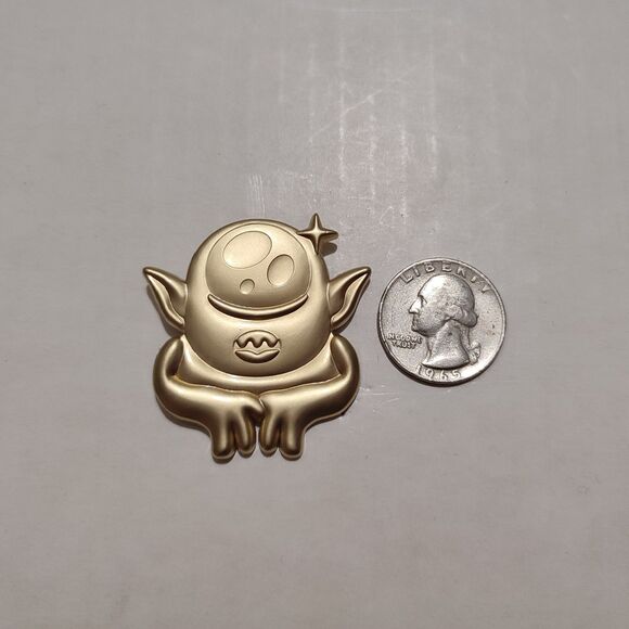 Magic The Gathering Golden Fblthp Enamel Pin Official MTG Collectible Badge - Picture 2 of 5